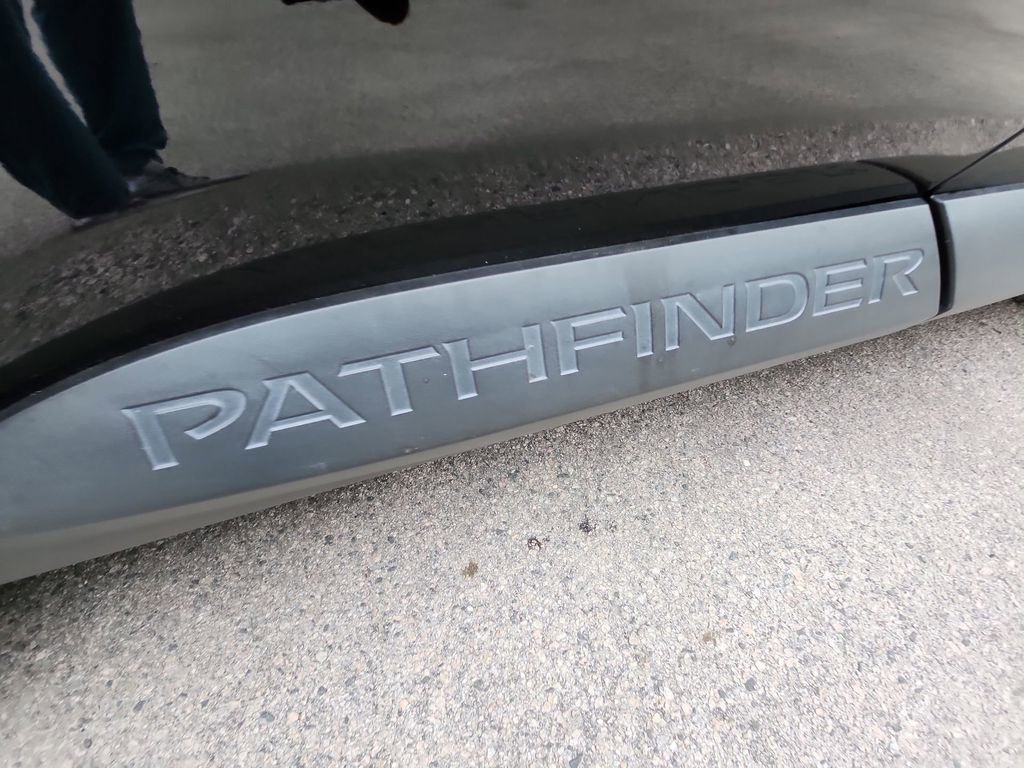 Used 2023 Nissan Pathfinder S image 36