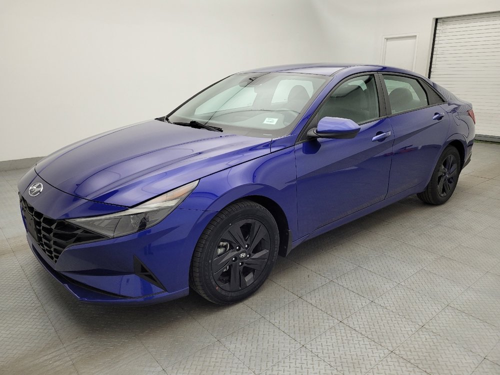 Used 2023 Hyundai Elantra SEL w/ Winter Weather Package image 2