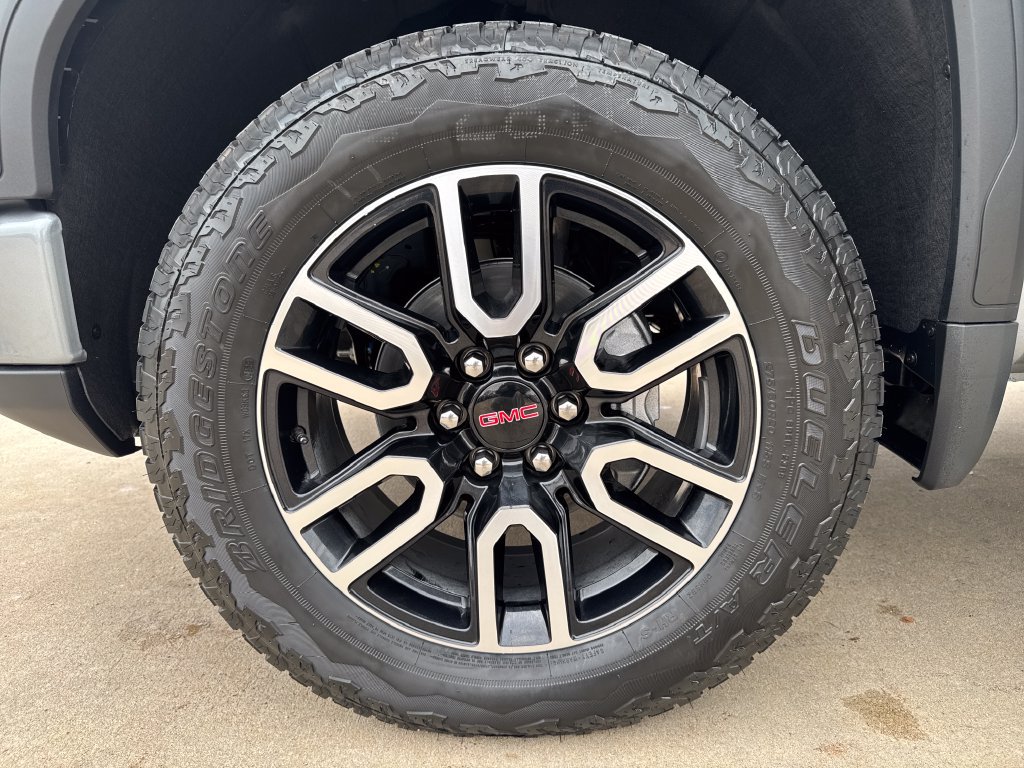 New 2026 GMC Sierra 1500 AT4 w/ AT4 Premium Package AWD/4WD image 17
