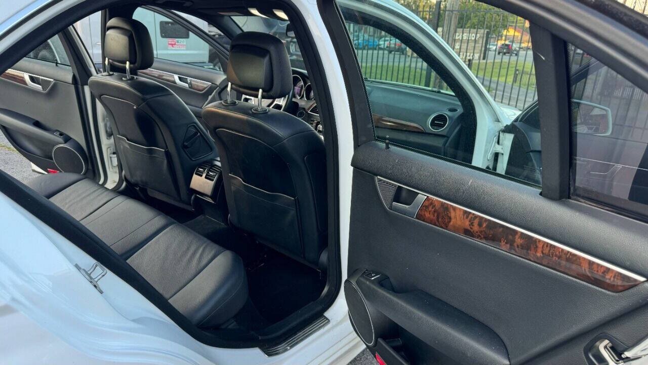 Used 2013 Mercedes-Benz C 250 Sedan image 17