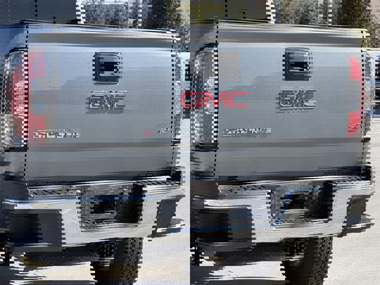 Used 2018 GMC Canyon SLT w/ Driver Alert Package image 6