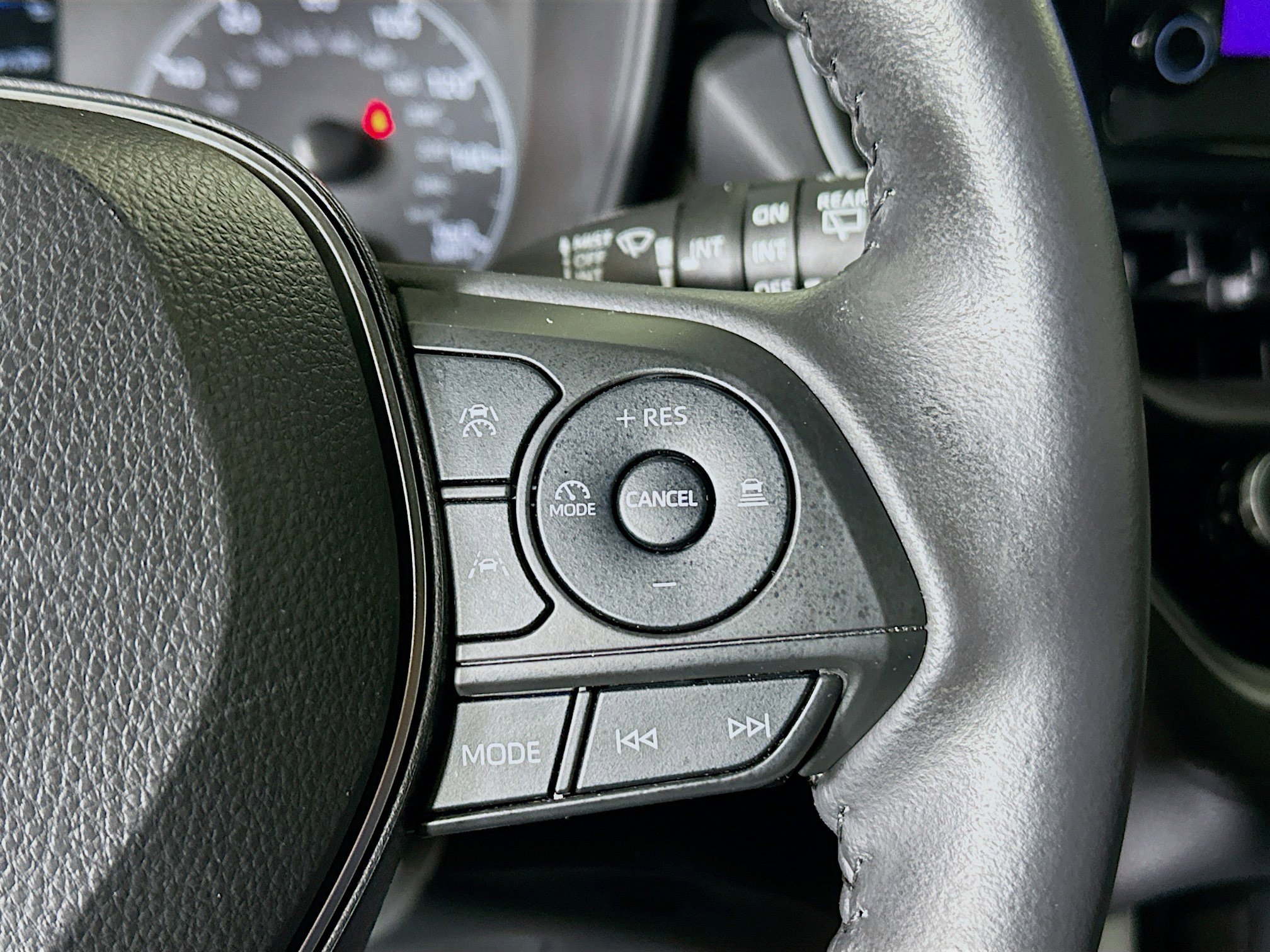 Used 2024 Toyota Corolla Cross SE w/ Moonroof Package image 17