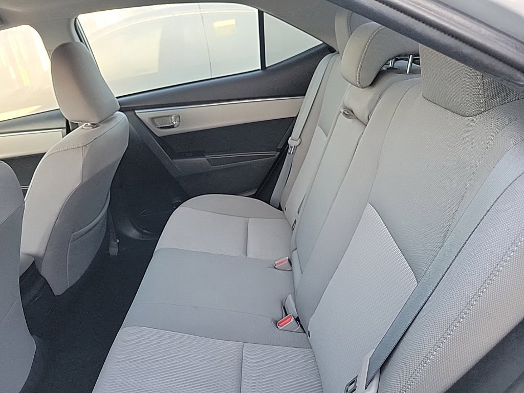 Used 2015 Toyota Corolla LE FWD image 13