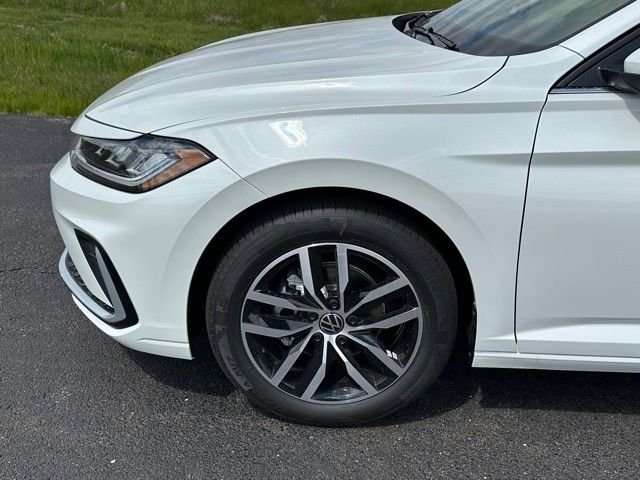 New 2026 Volkswagen Jetta SE FWD image 7