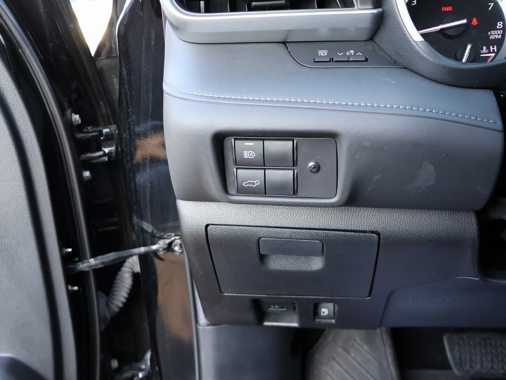 Used 2020 Toyota Highlander XLE image 34