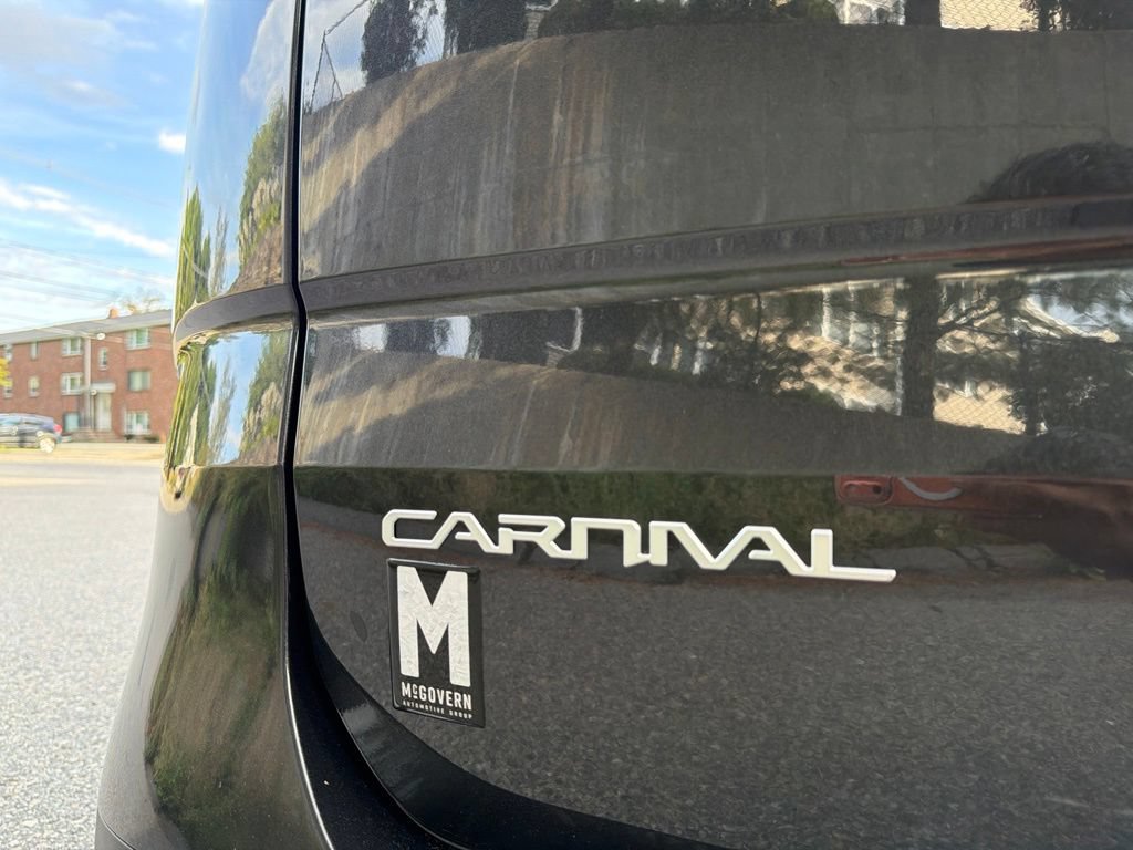 Certified 2024 Kia Carnival EX FWD image 11