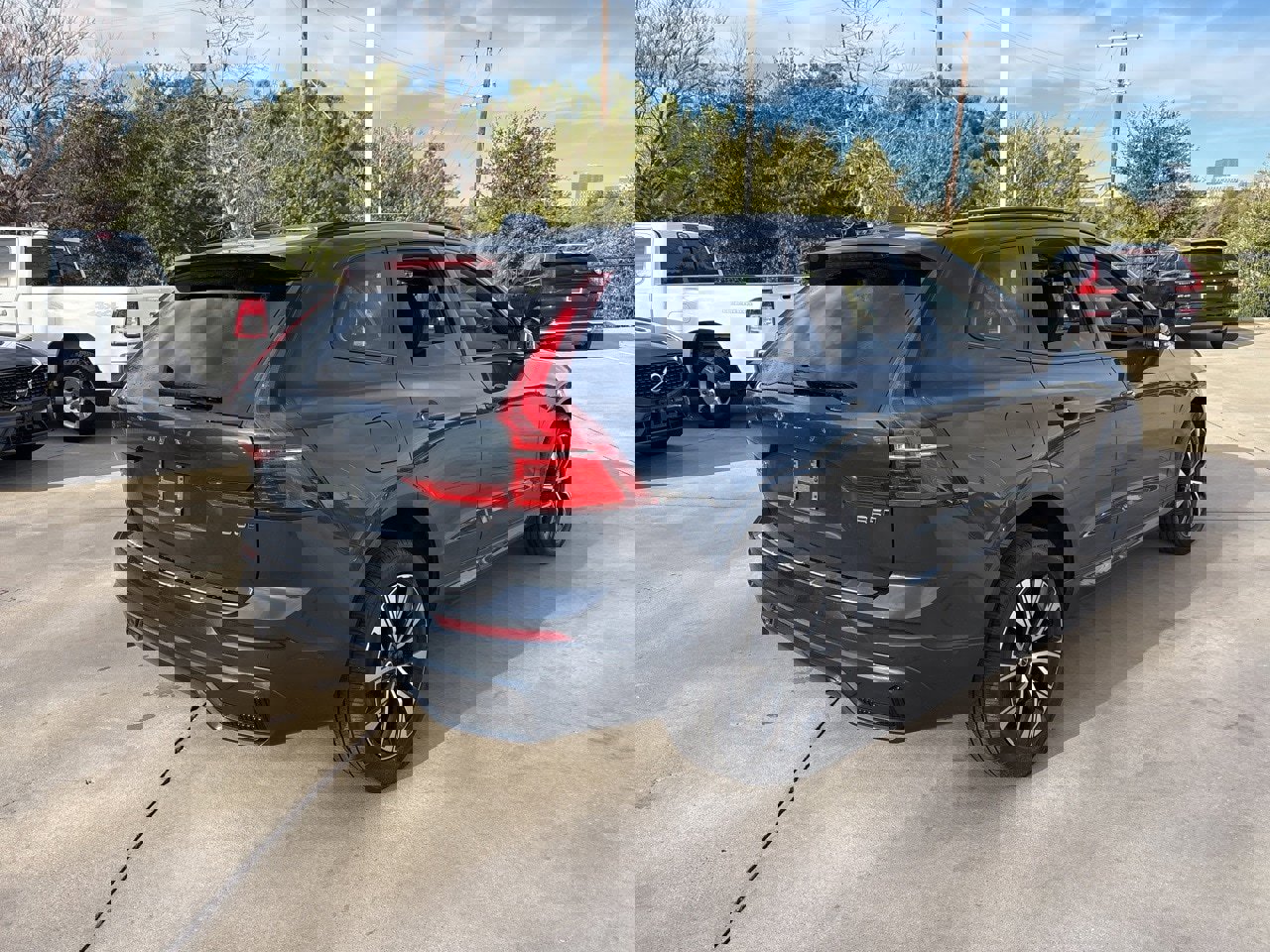 Certified 2024 Volvo XC60 B5 Plus w/ Protection Package Premier image 5