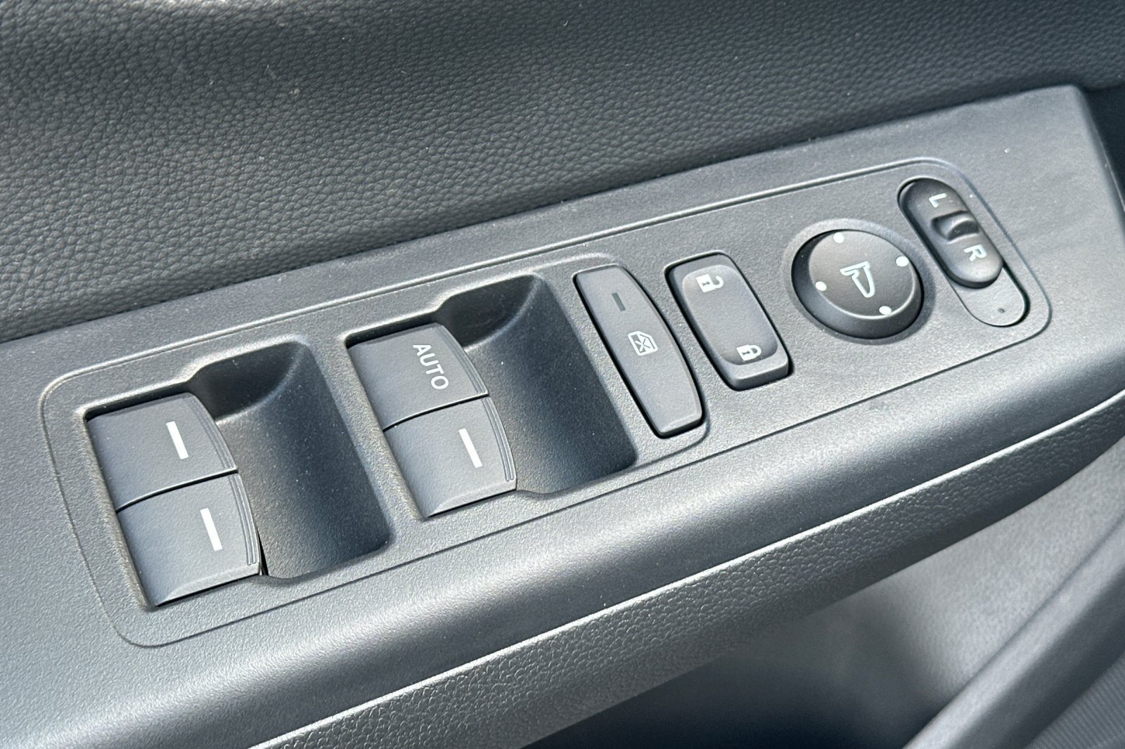 New 2027 Honda CR-V LX image 12