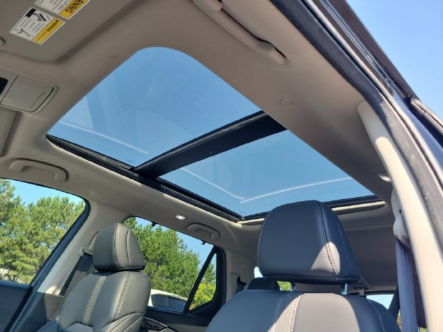 Certified 2025 Honda Pilot Touring image 15