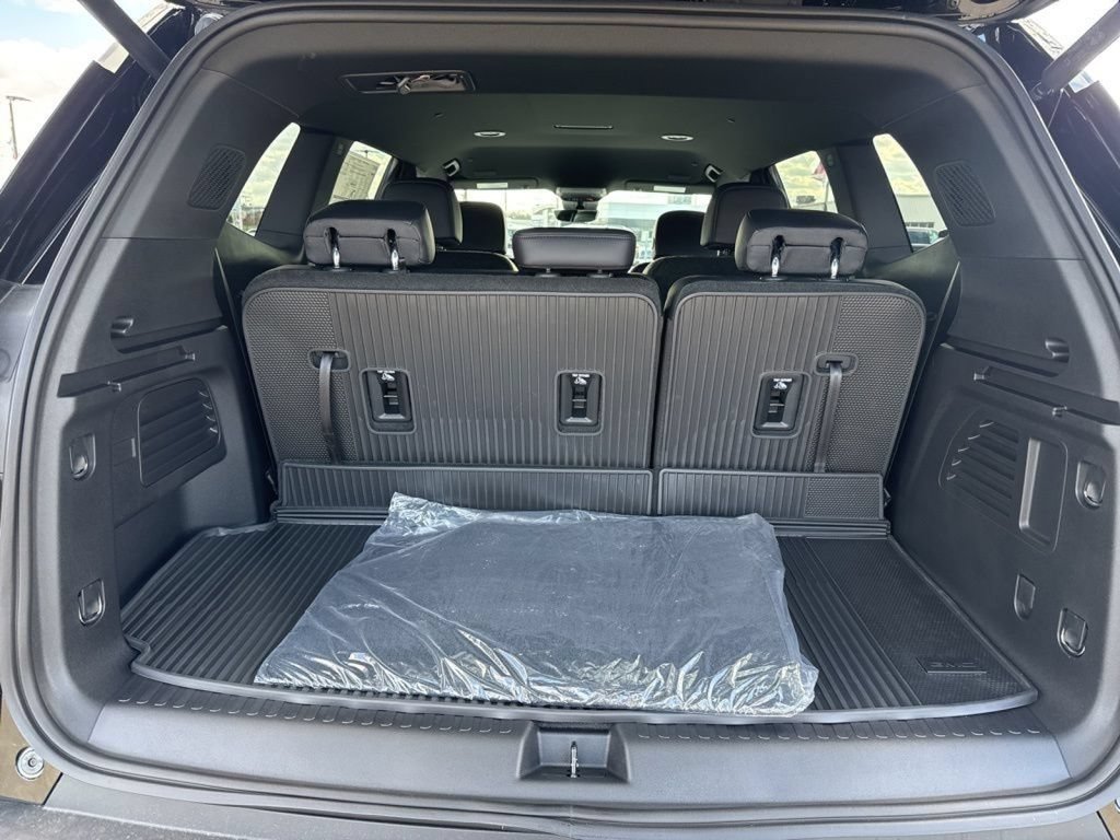 New 2026 GMC Acadia Elevation w/ Black Edition AWD/4WD image 14