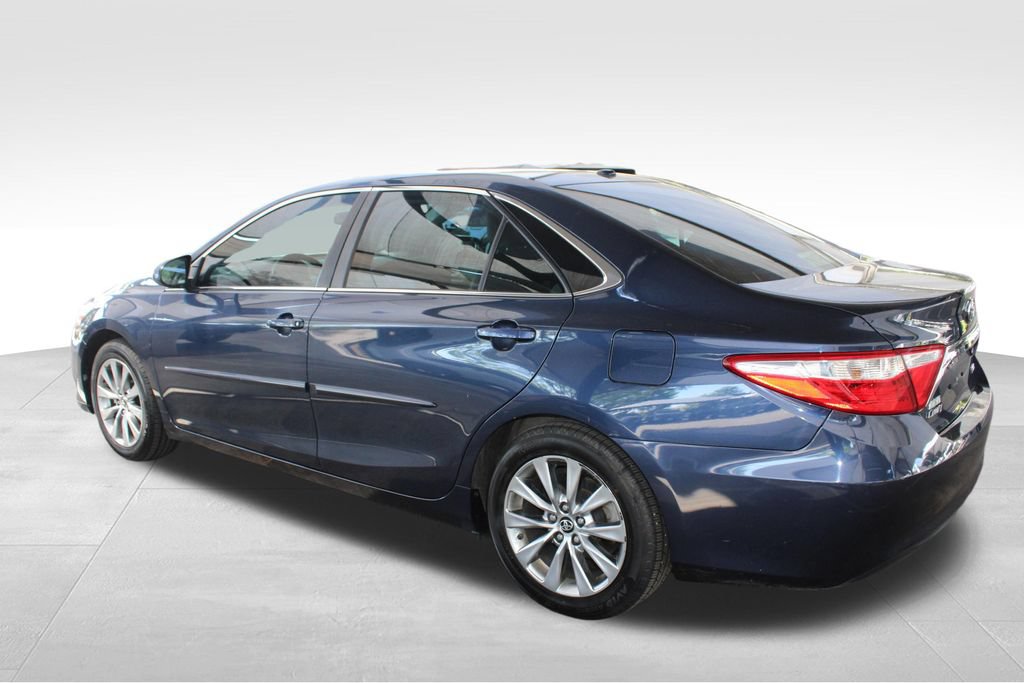 Used 2015 Toyota Camry XLE w/ Moonroof Package FWD image 12