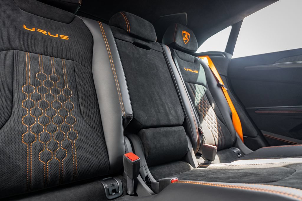 Used 2024 Lamborghini Urus Performante AWD/4WD image 45