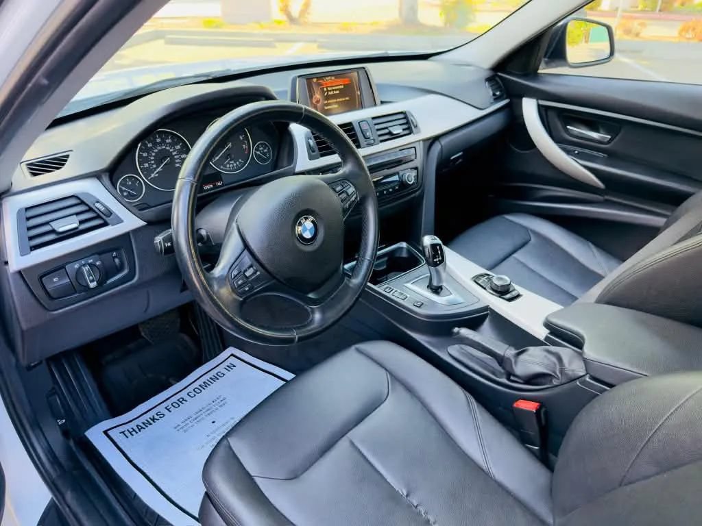 Used 2015 BMW 320i xDrive Sedan AWD/4WD image 8