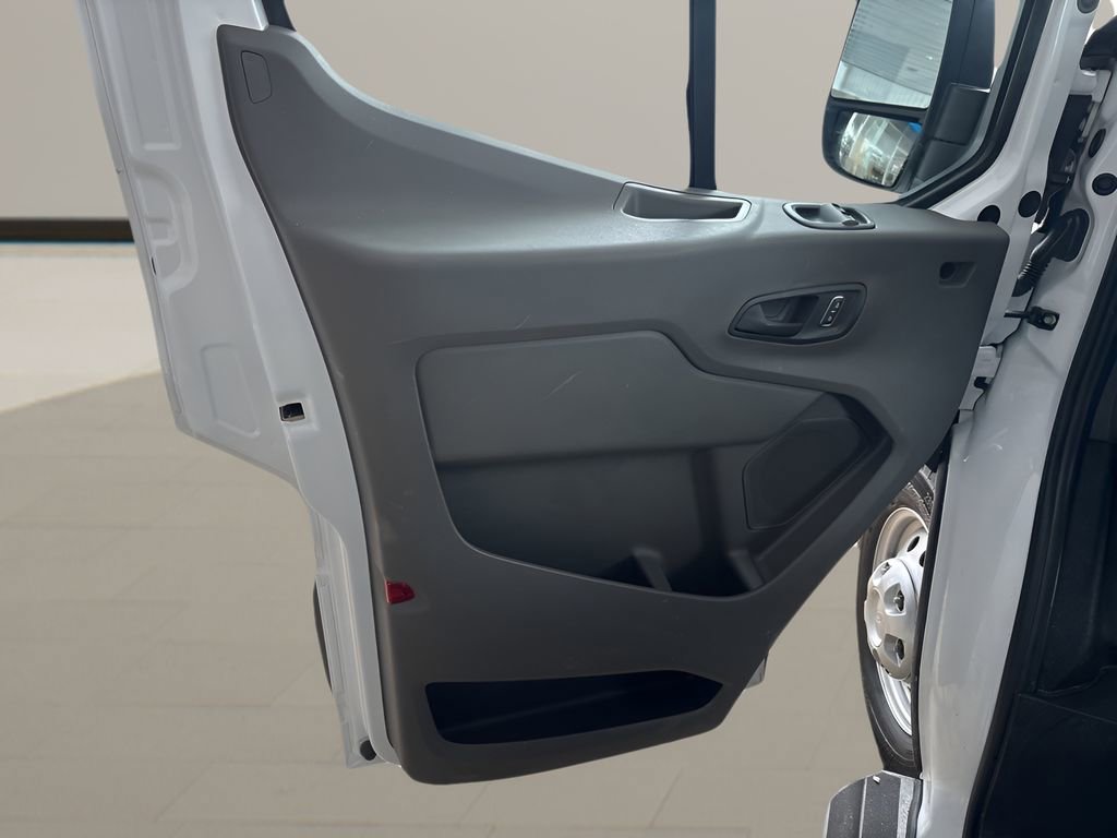 Used 2024 Ford Transit 250 Low Roof AWD w/ Exterior Upgrade Package image 7