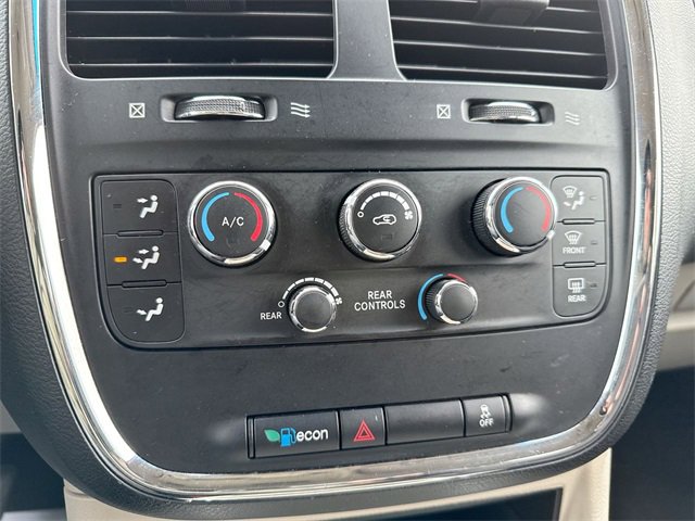 Used 2014 Dodge Grand Caravan SXT image 17
