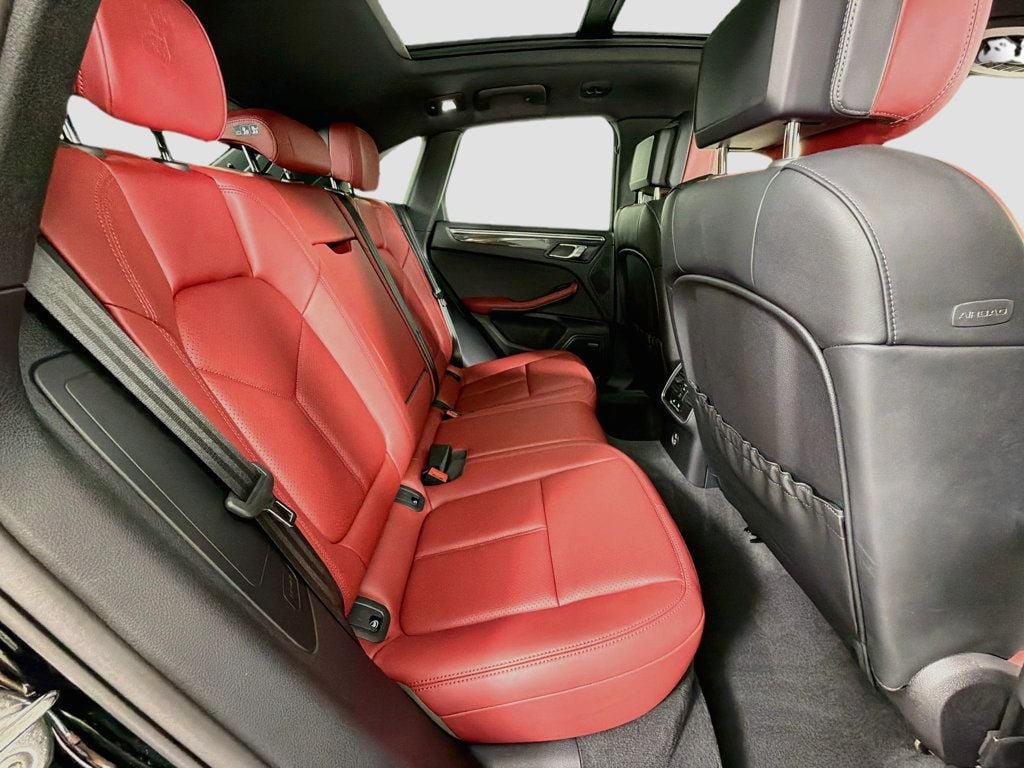 Certified 2026 Porsche Macan S AWD/4WD image 33