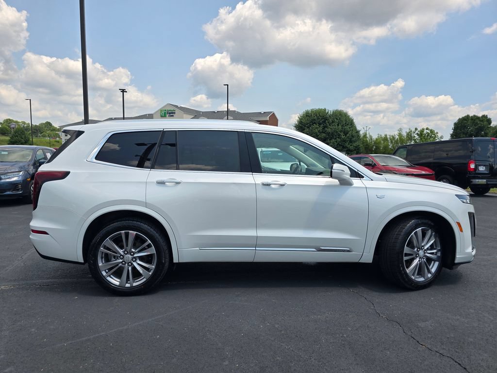 Used 2023 Cadillac XT6 Premium Luxury FWD image 9