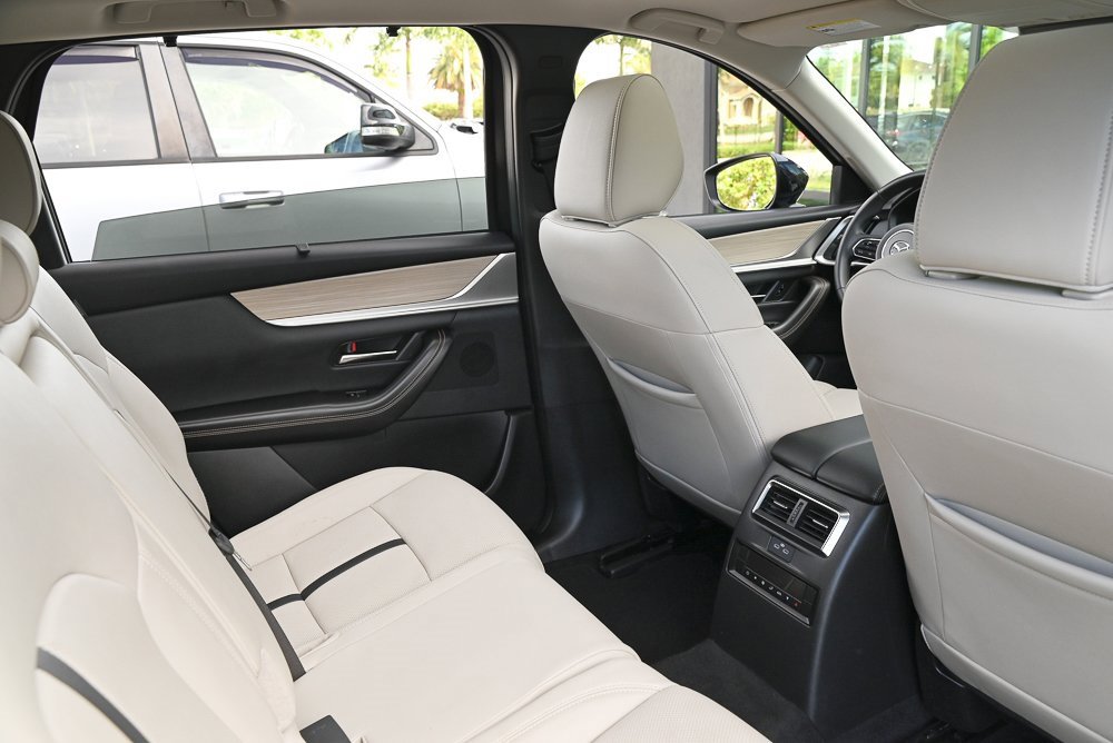 Certified 2025 MAZDA CX-90 3.3 Turbo w/ Preferred Package image 17