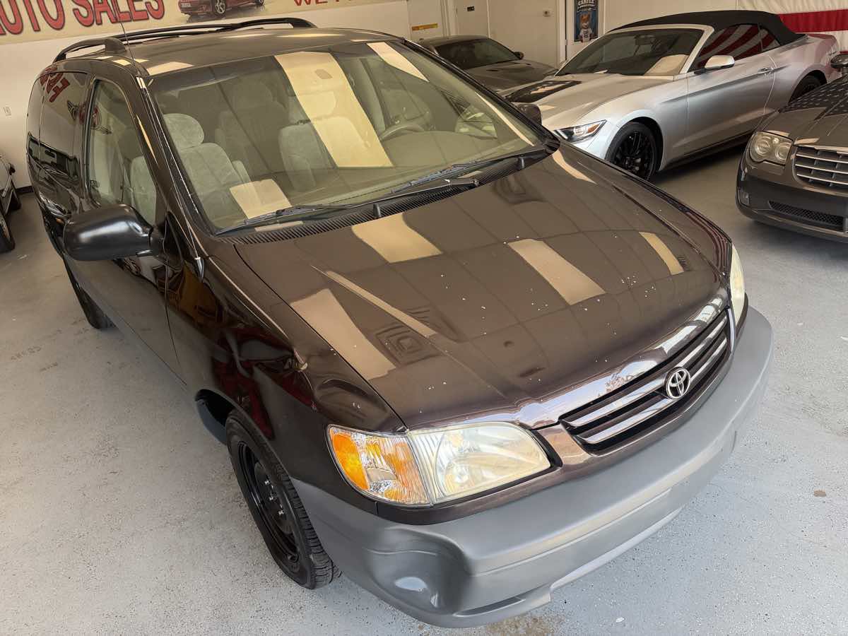 Used 2002 Toyota Sienna LE FWD image 8