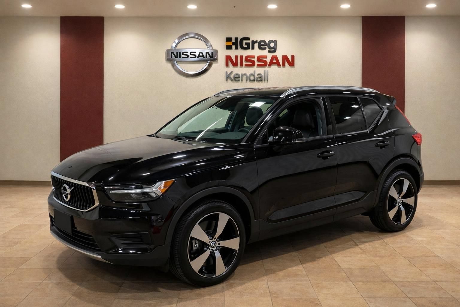 Used 2020 Volvo XC40 T5 Momentum w/ Protection Package AWD/4WD image 3