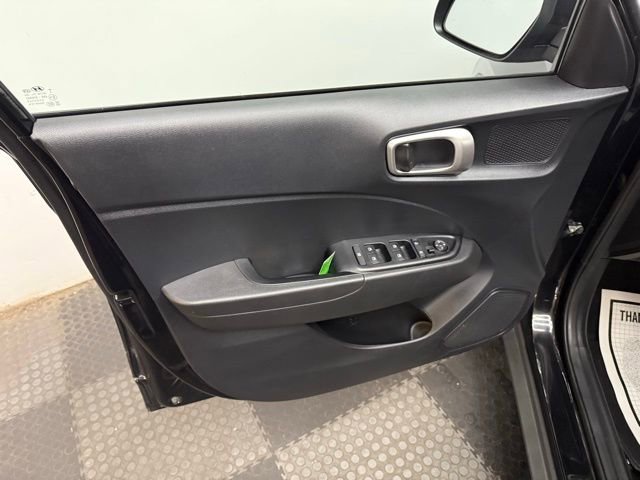 Certified 2023 Hyundai Venue SEL w/ Cargo Package image 18