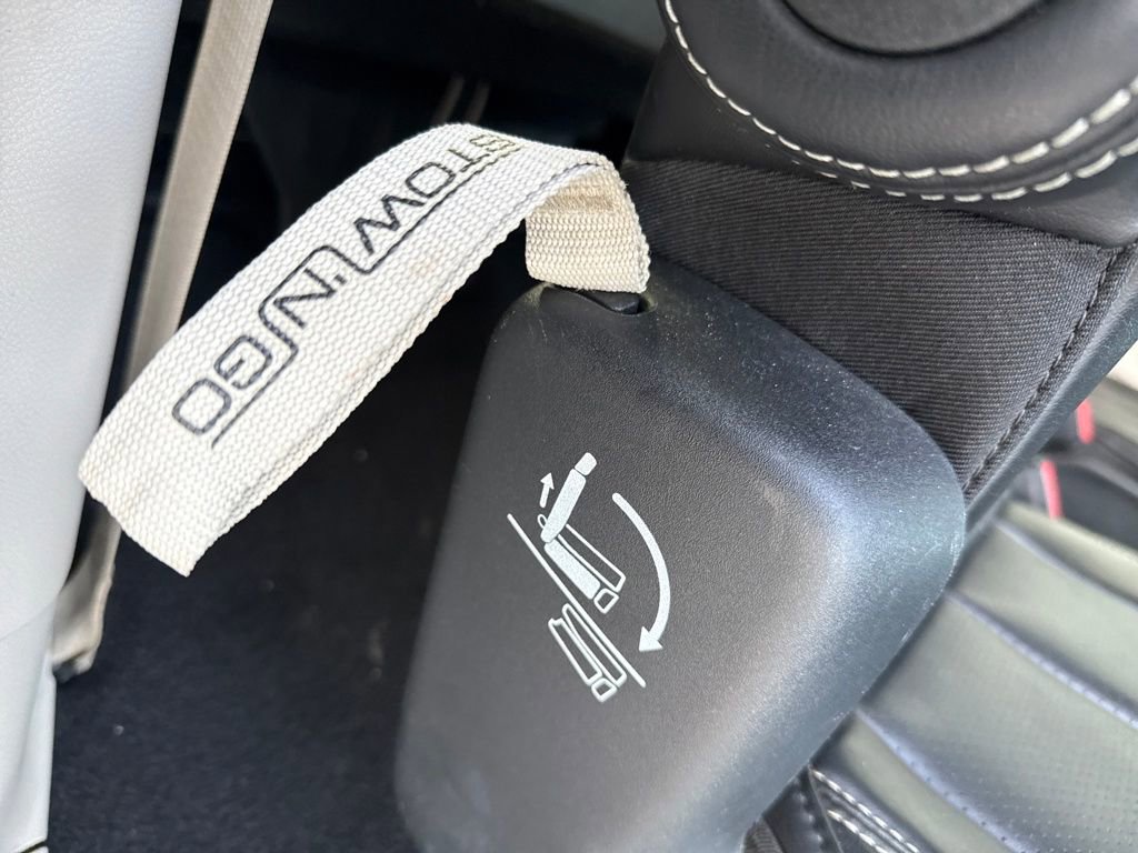 Used 2024 Chrysler Pacifica Touring-L image 28