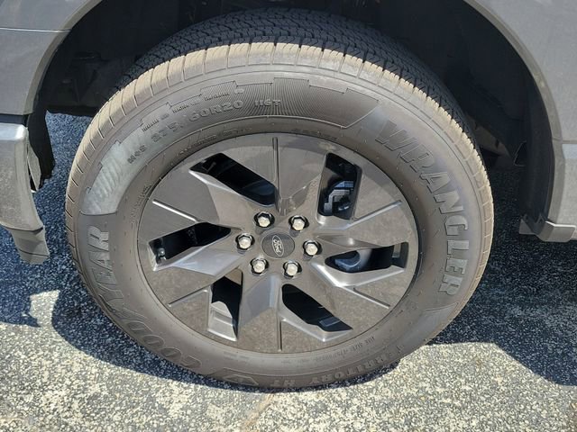 Used 2025 Ford F150 Lightning Flash image 8