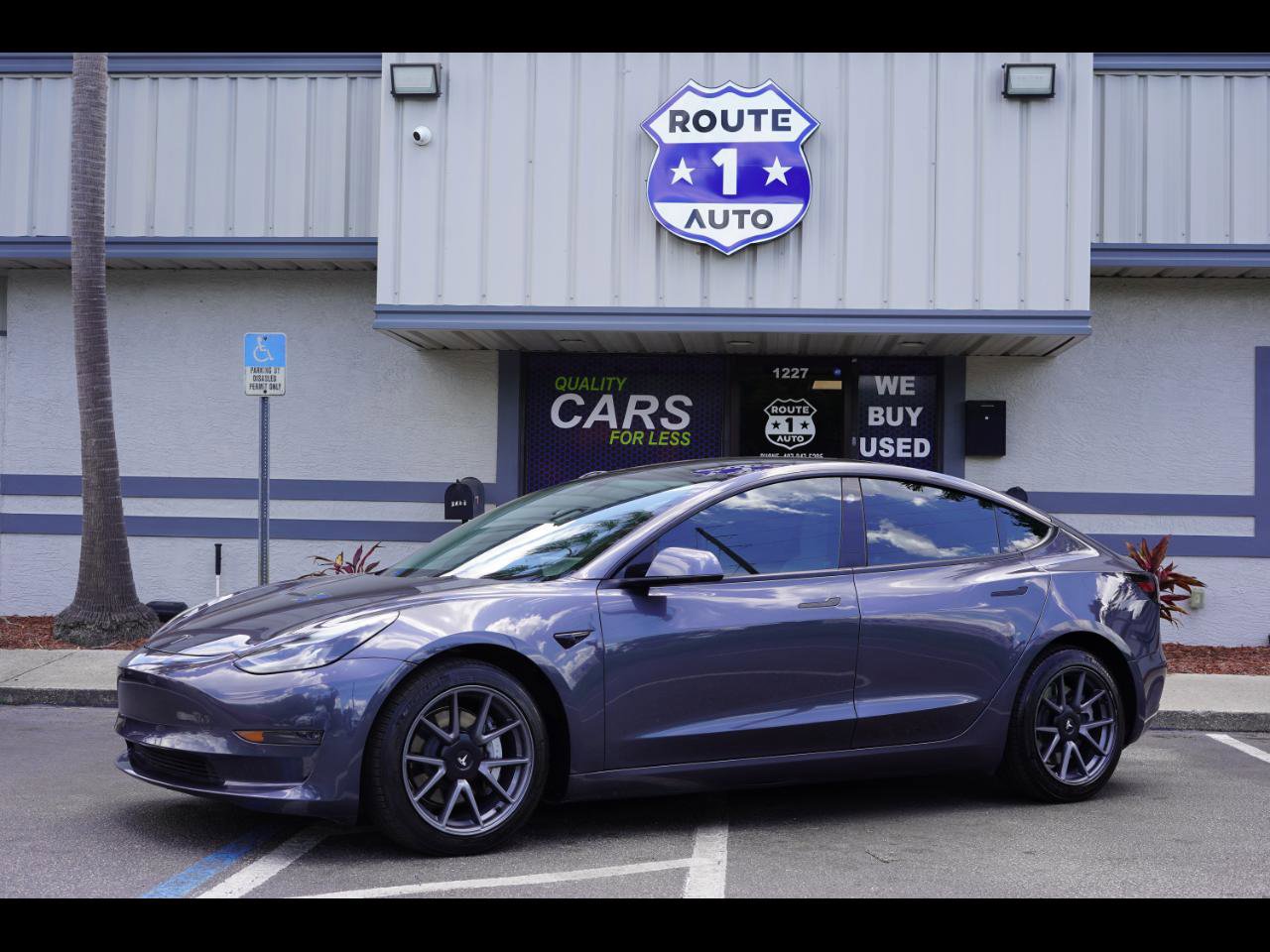 Used 2022 Tesla Model 3 Long Range AWD/4WD image 1