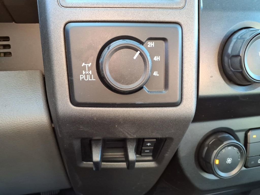 Used 2020 Ford F250 XL w/ Power Equipment Group image 24