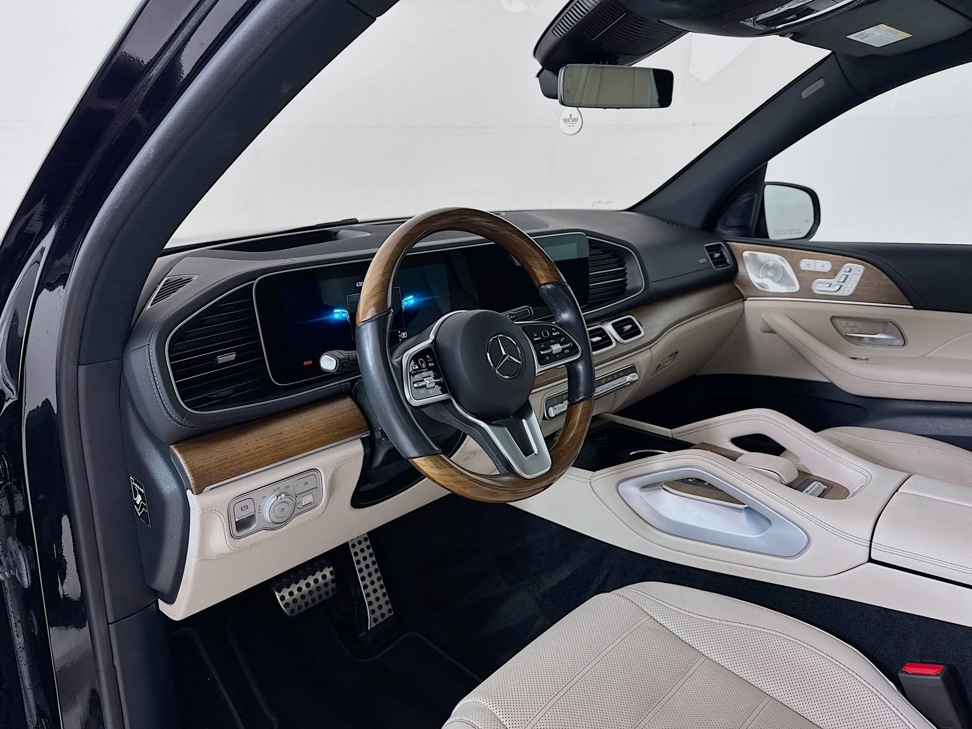 Certified 2023 Mercedes-Benz GLS 580 4MATIC image 10