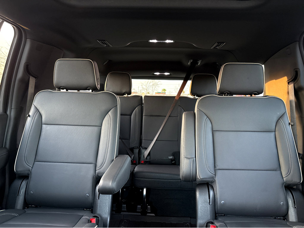 New 2025 Chevrolet Suburban Premier image 4
