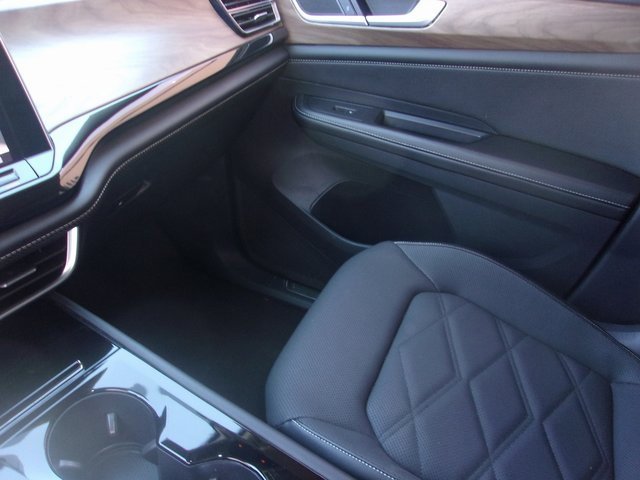 Used 2024 Volkswagen Atlas SE image 15