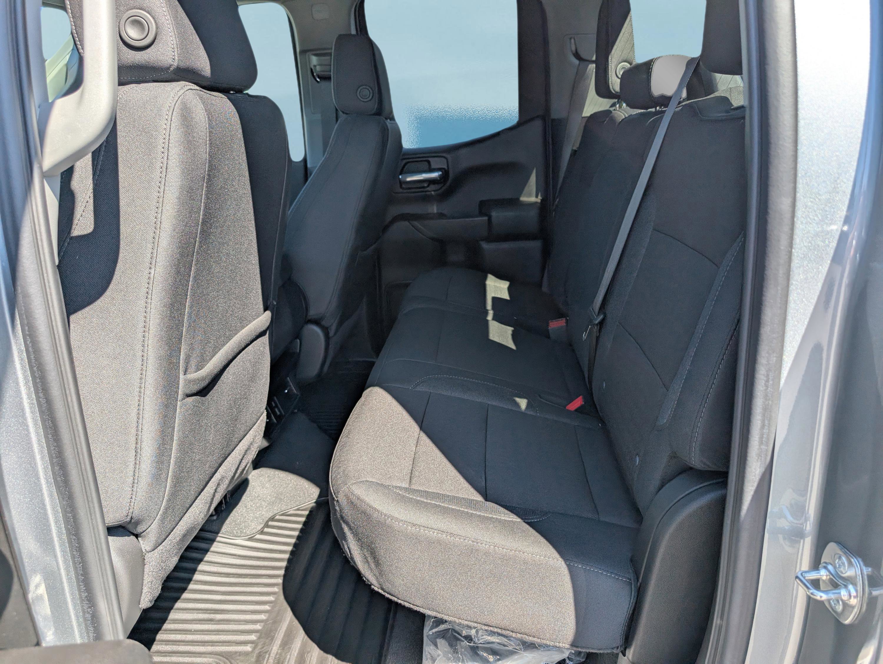 Used 2025 Chevrolet Silverado 1500 Custom image 14