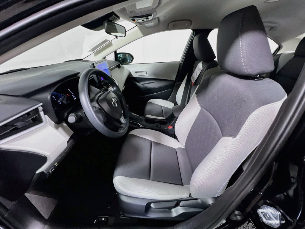 Used 2026 Toyota Corolla LE FWD image 12