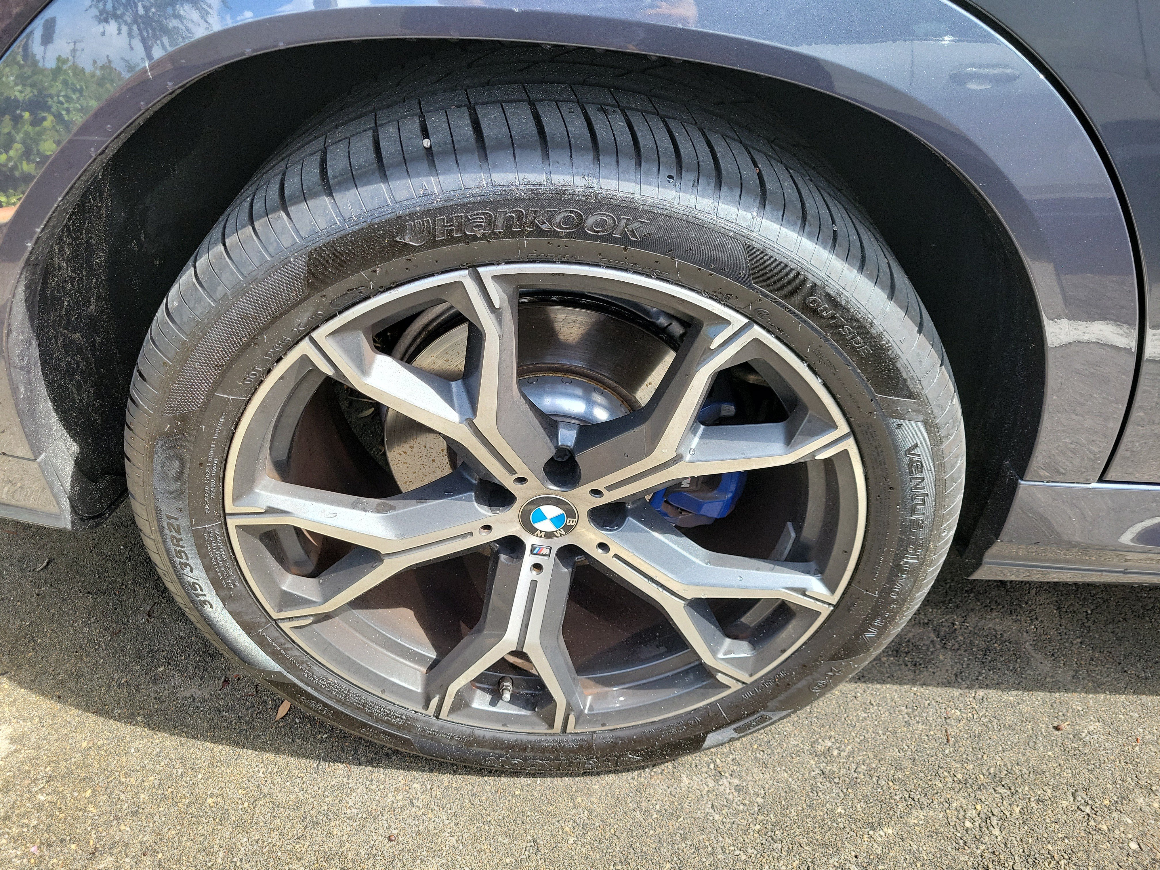 Used 2022 BMW X6 xDrive40i w/ M Sport Package AWD/4WD image 6