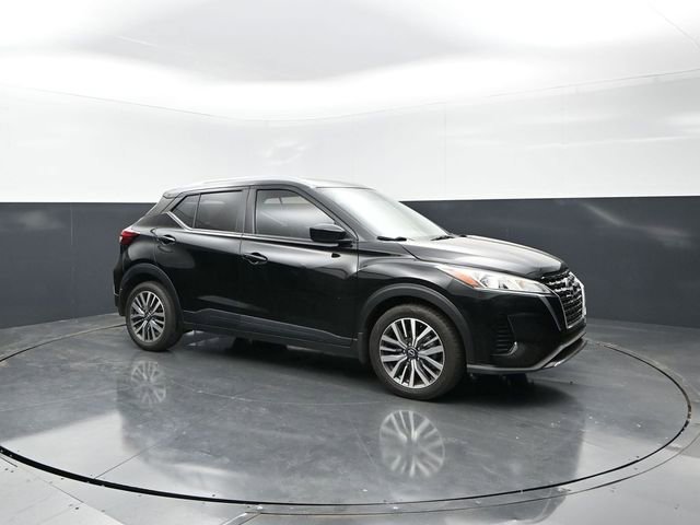 Used 2024 Nissan Kicks SV