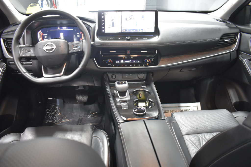 Certified 2026 Nissan Rogue Platinum w/ Tech Package AWD/4WD image 13