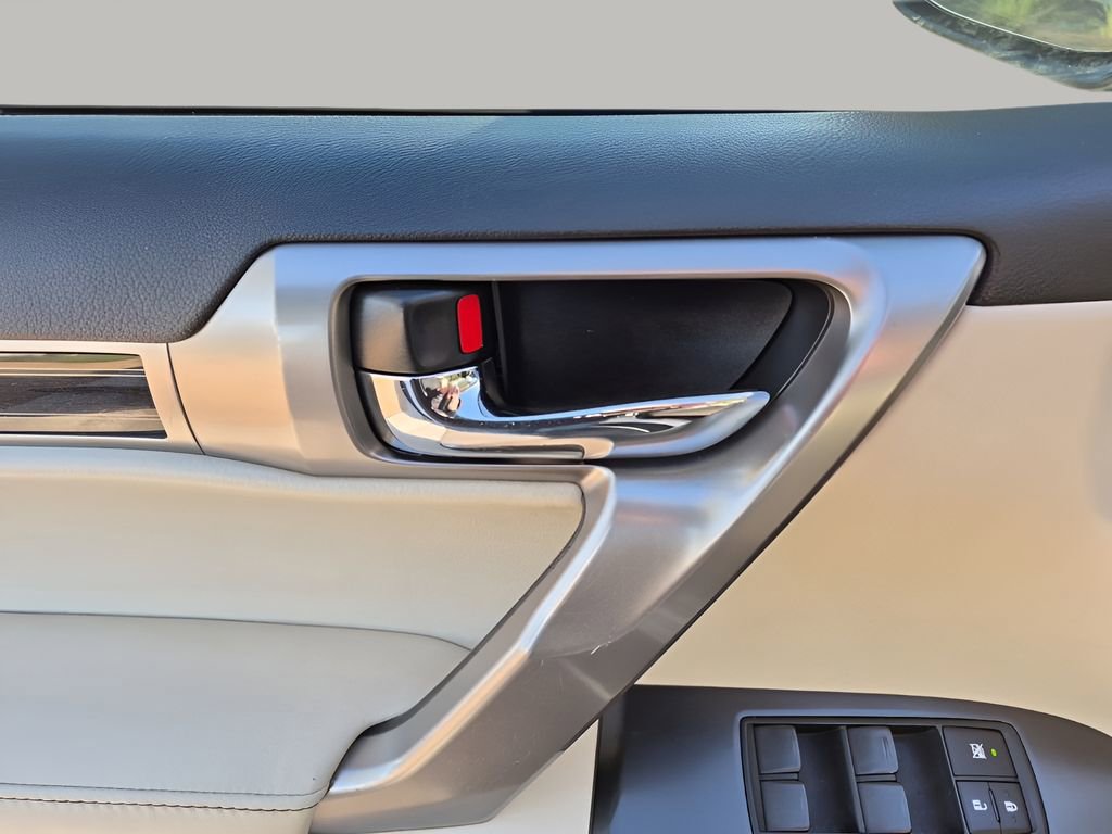 Used 2023 Lexus GX 460 Luxury w/ Sport Design Package image 28