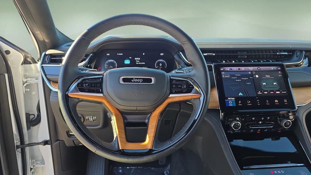 Used 2023 Jeep Grand Cherokee Summit image 13