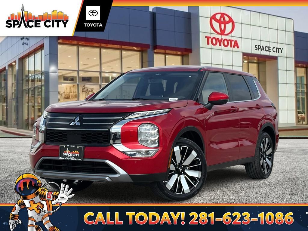 Used 2025 Mitsubishi Outlander SE