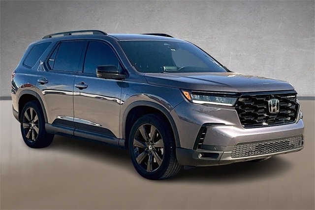 Used 2025 Honda Pilot Black Edition image 8