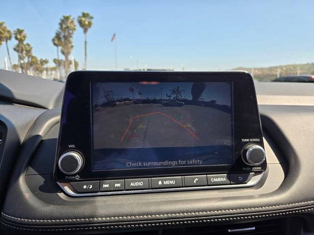 Used 2025 Nissan Rogue SV AWD/4WD image 10