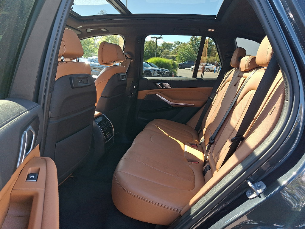 Used 2022 BMW X5 xDrive40i w/ Premium Package AWD/4WD image 10