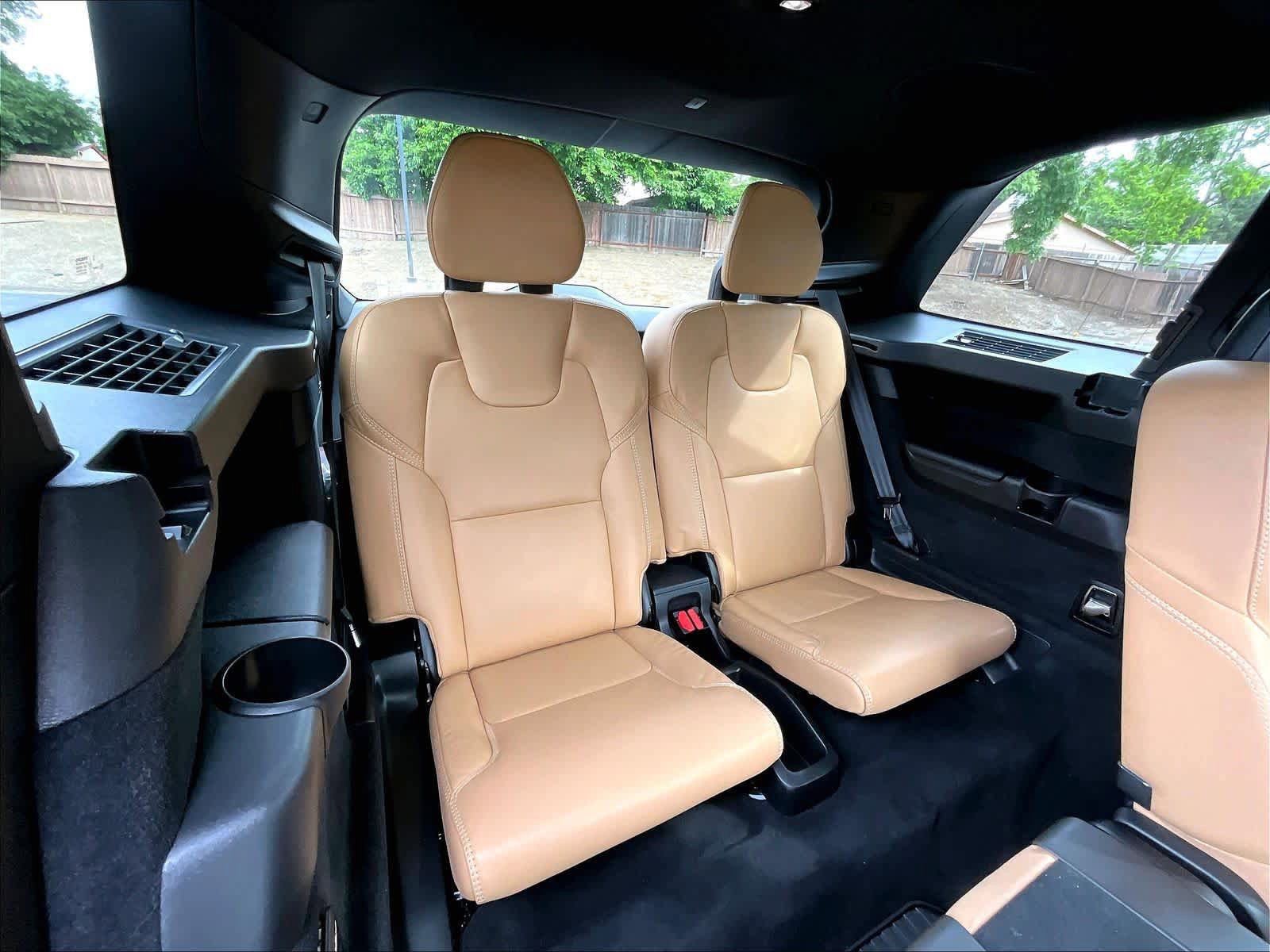 Used 2024 Volvo XC90 T8 Ultimate w/ Protection Package Premier AWD/4WD image 31