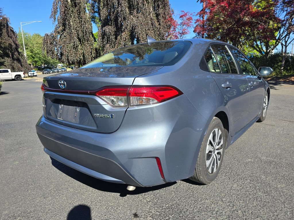 Used 2022 Toyota Corolla LE w/ Premium Interior Package FWD image 4