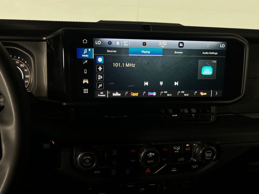 Used 2025 Jeep Wrangler Unlimited Rubicon image 17