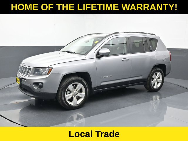Used 2017 Jeep Compass Latitude AWD/4WD image 2