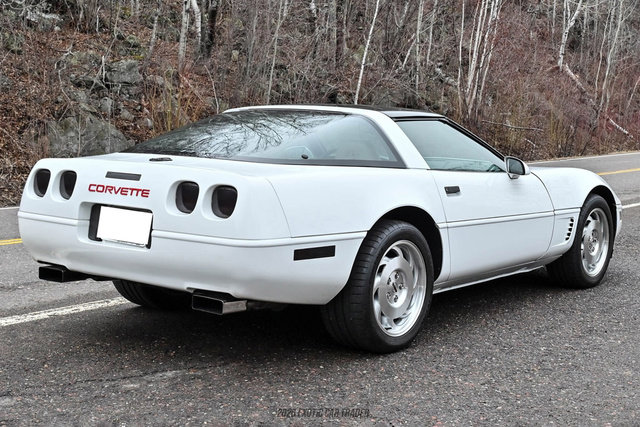 Used 1995 Chevrolet Corvette Coupe RWD image 8