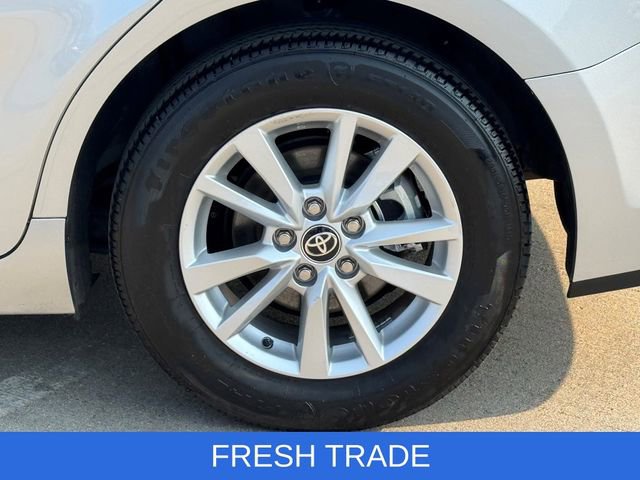 Used 2025 Toyota Camry LE image 5