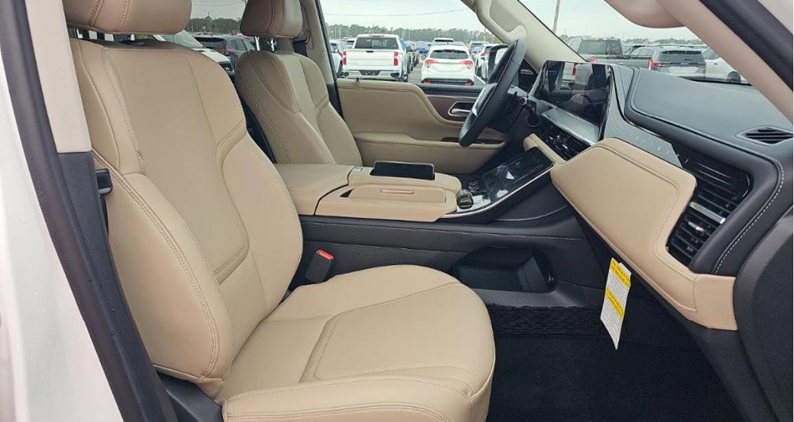 Certified 2026 INFINITI QX80 Pure w/ Cargo Package image 11